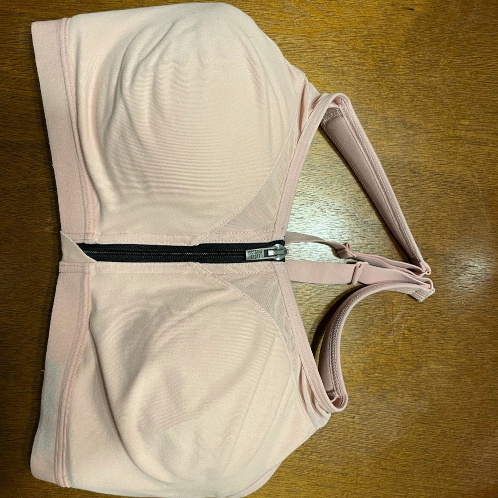 VS Front Clasp Zip Up Sports Bra